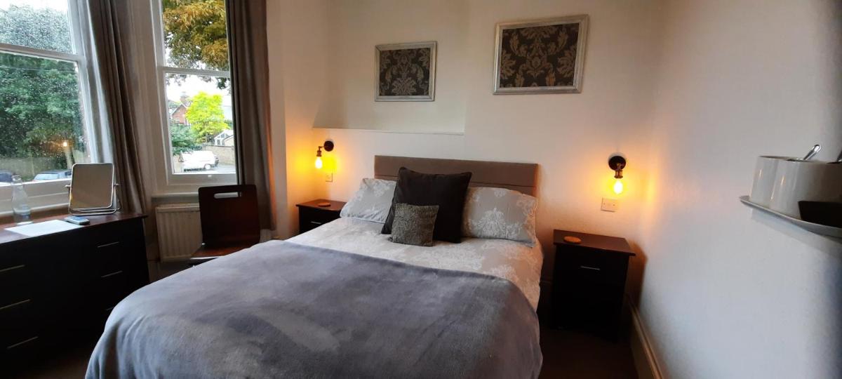 Colebrook Guest House - Housity
