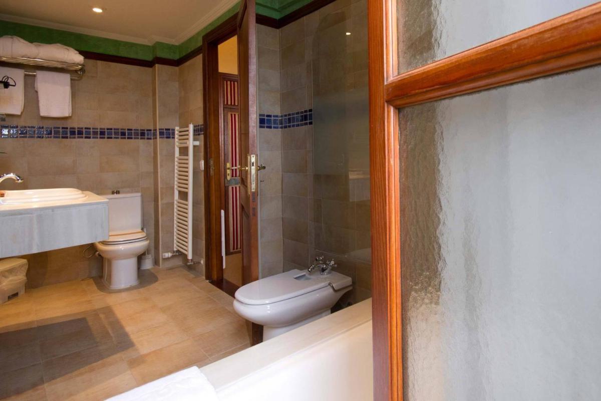 Un baño de Monnaber Nou Finca Hotel & Spa