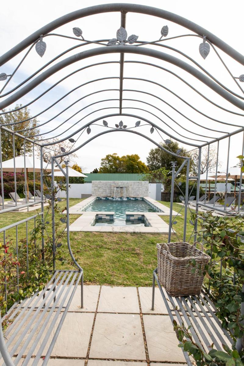 Sweetwater Guesthouse - Housity