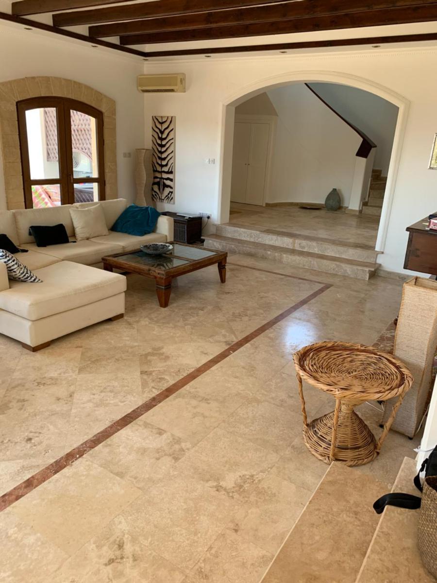 Spectacular views from this villa in Lapta - Housity