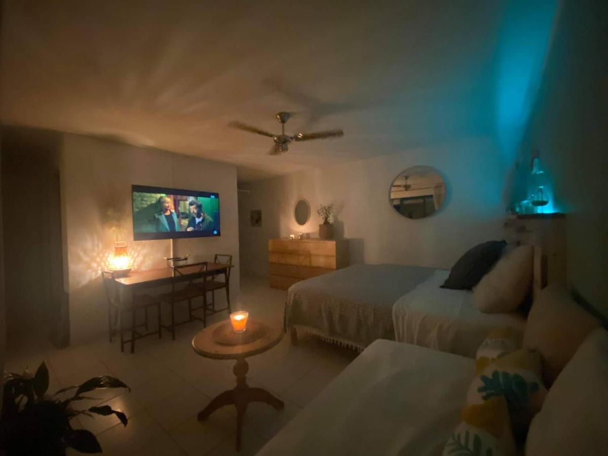 Cosy studio avec jacuzzi situé proche du centre ville et des plages de Cavalaire-sur-Mer - Housity