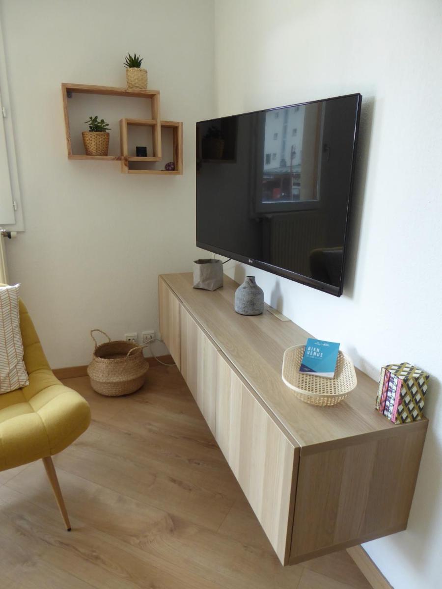 ALPINES 2 /près du funiculaire et gare sncf-garage privé-terrasse sud-46m2 - Housity