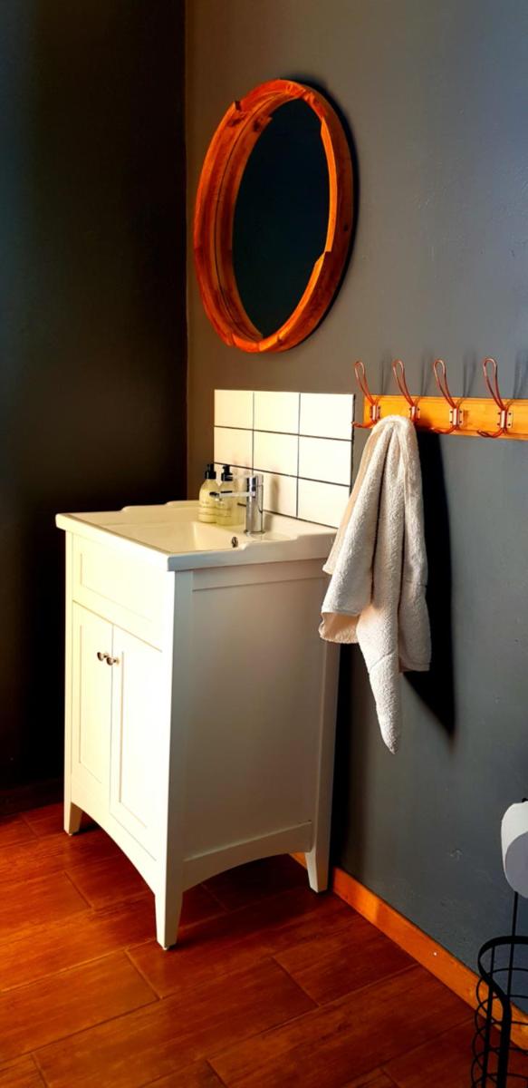 Amelia Guestroom - Housity