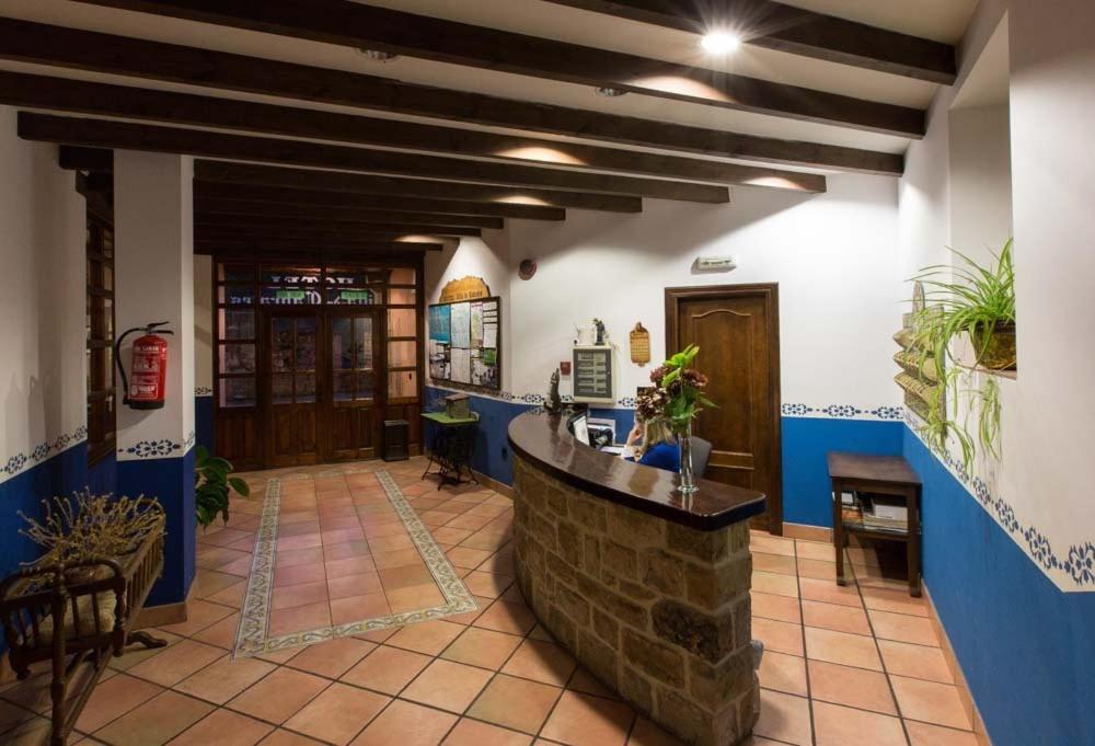 Hotel Villa de Cabrales - Housity