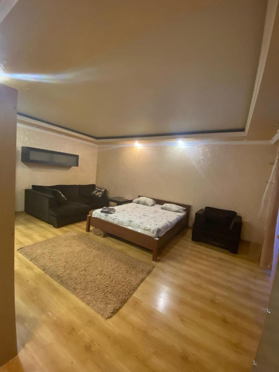 Odnokomnatnaia kvartira studiia s panoramnym balkonom vozle tsentr ploshchadi le - Housity