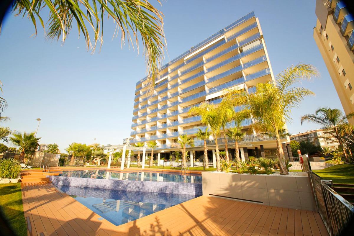Lovely apartment with pool, AC and a great terrace - Housity