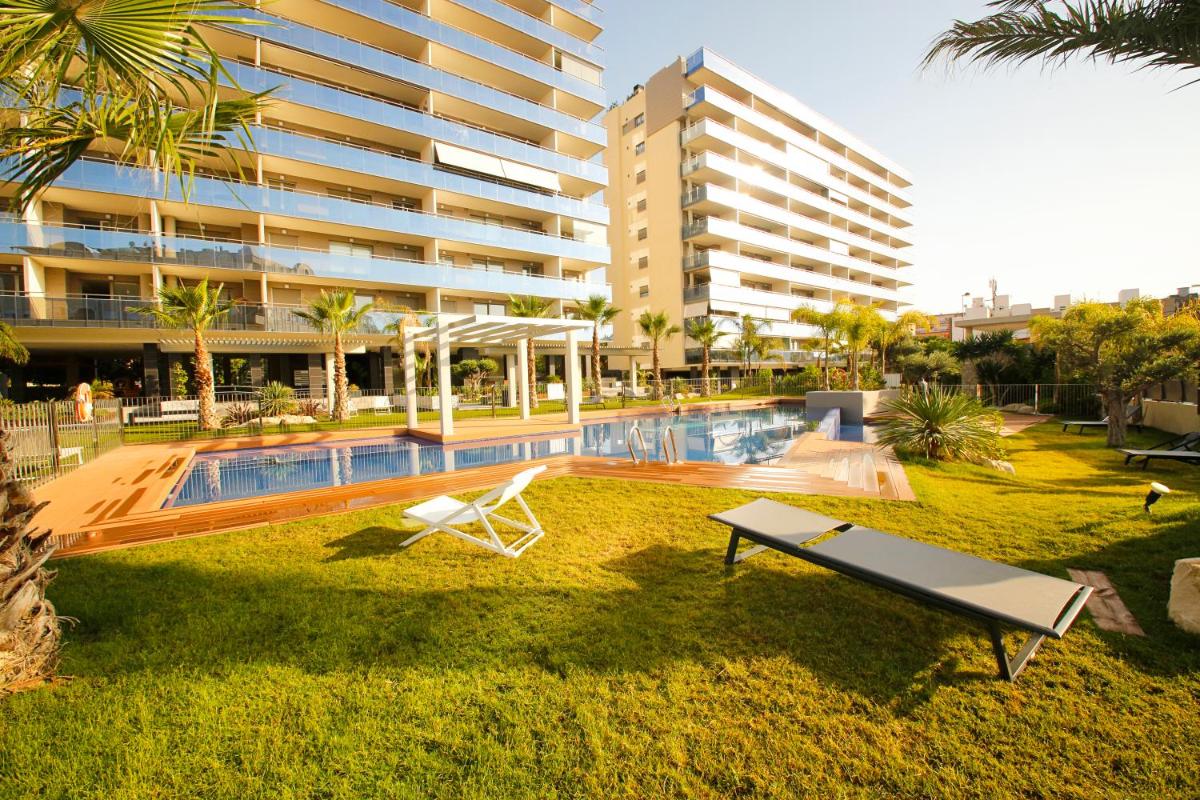 Lovely apartment with pool, AC and a great terrace - Housity