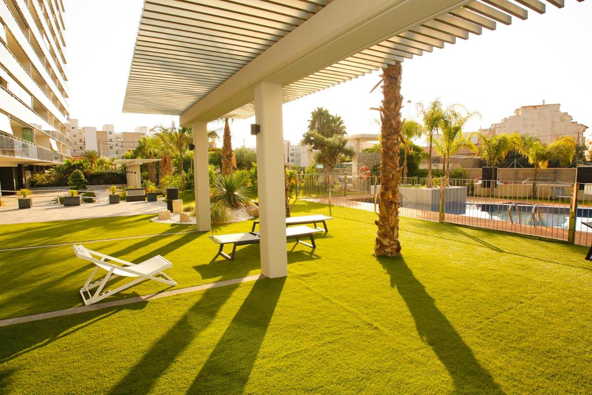 Lovely apartment with pool, AC and a great terrace - Housity
