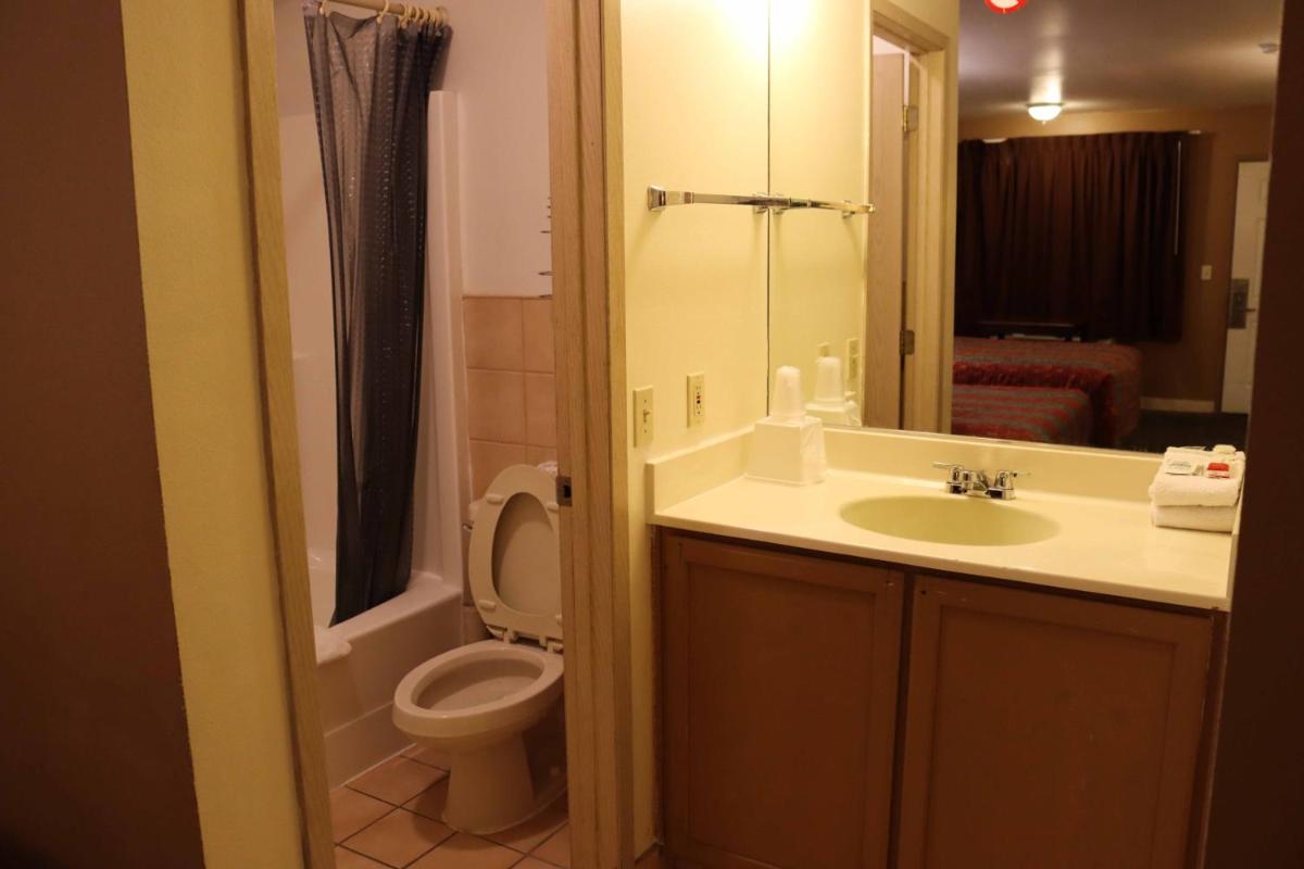Tiki Lodge Motel - Housity