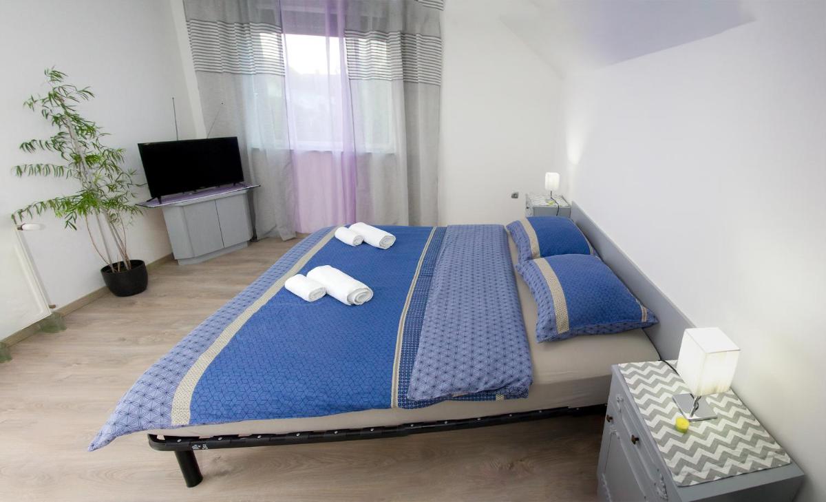 A house, free parking, sauna - Housity