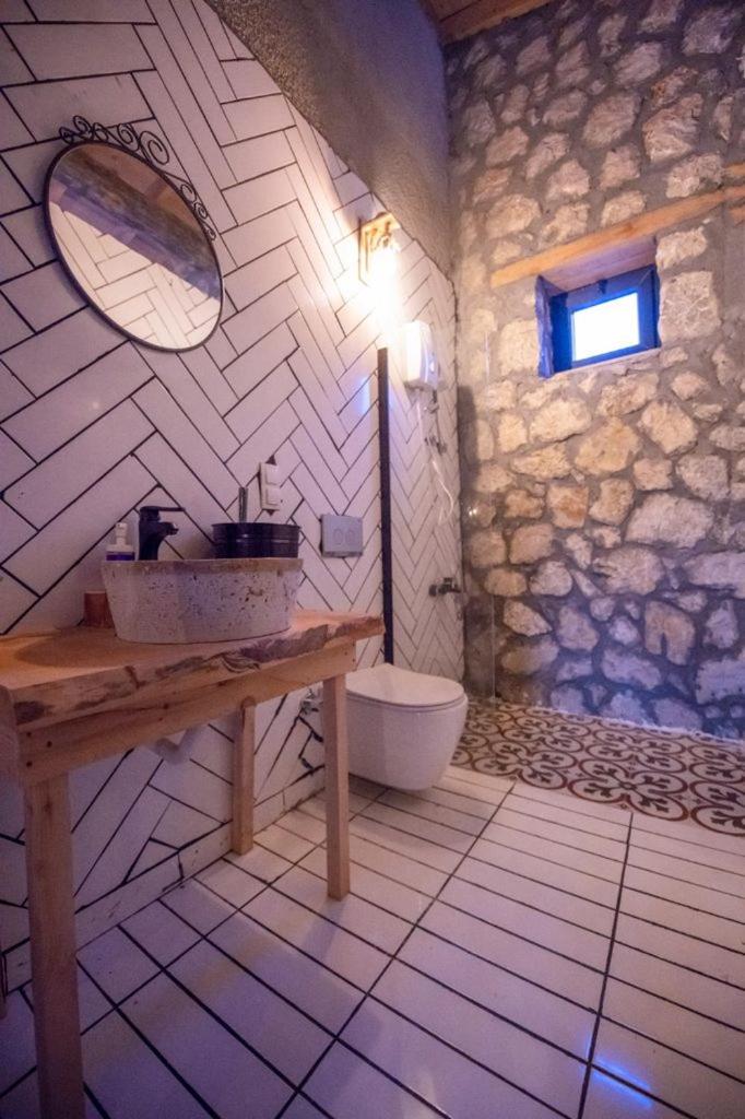 Havuzlu jakuzili lüx taş village - Housity