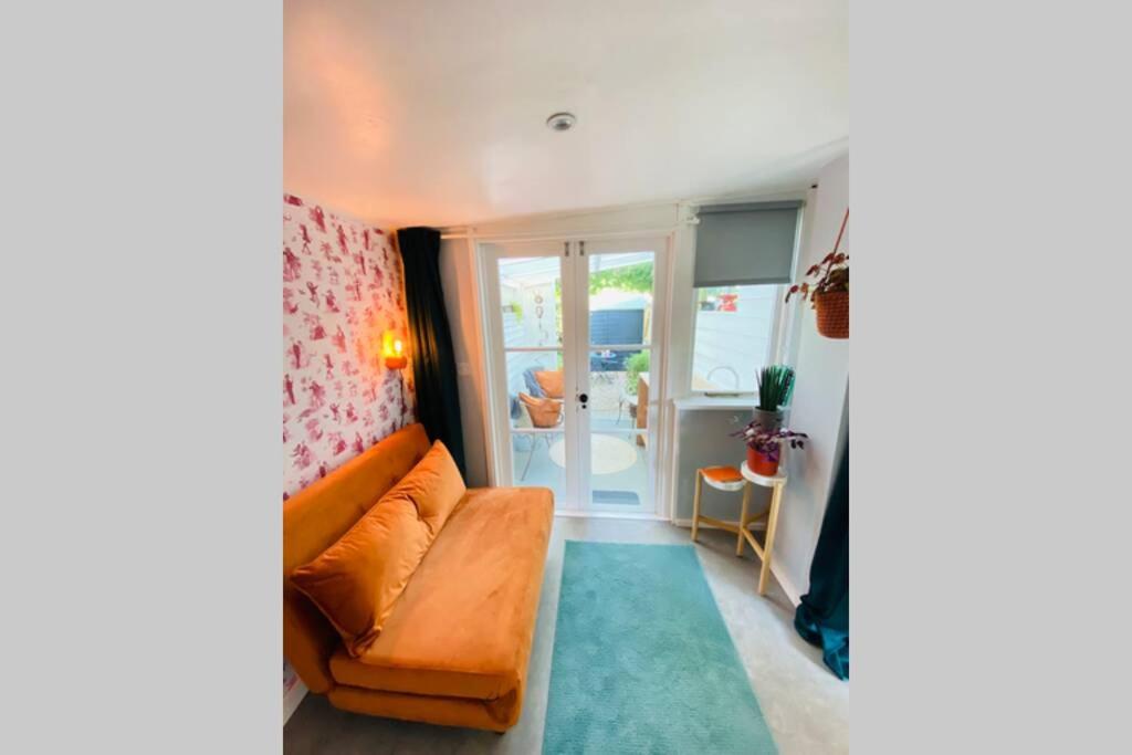 The Yellow Door Whitstable - Peaceful retreat close to beach - Housity