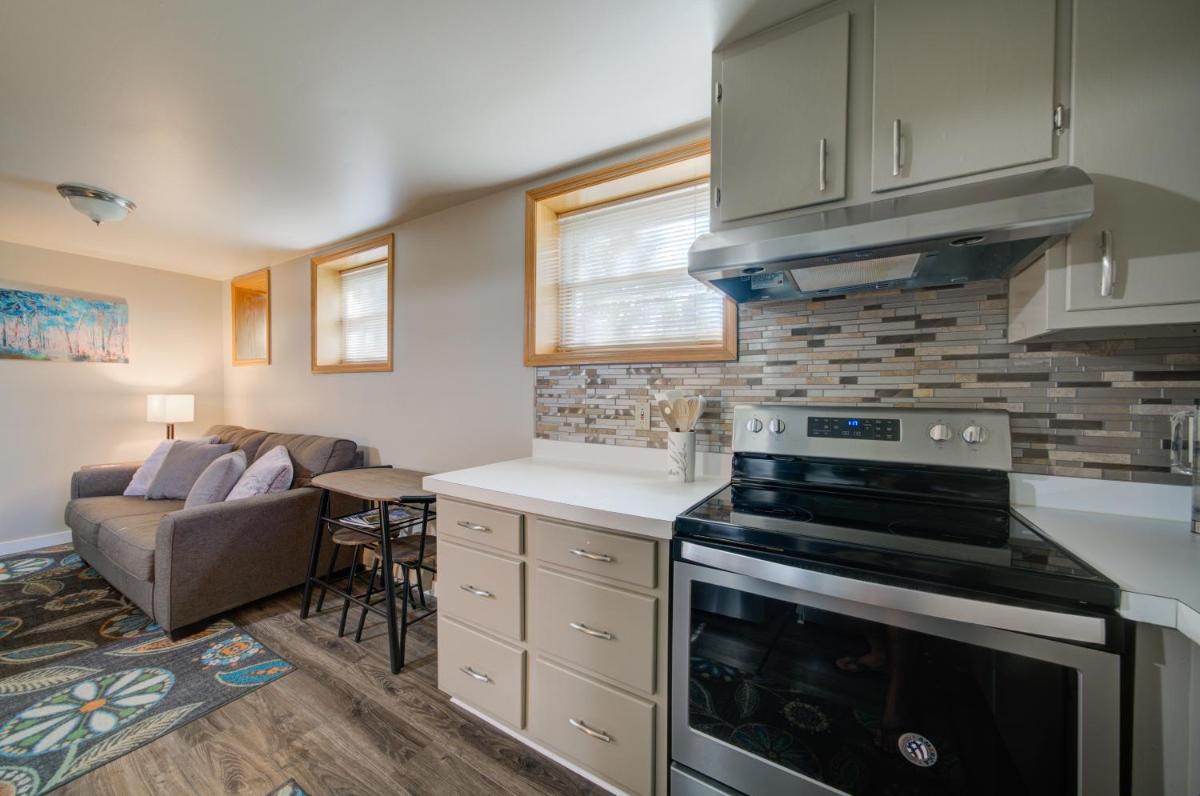 Charming and cozy downtown Bozeman 1 bedroom condo Walk to dinner and drinks - Hizvo