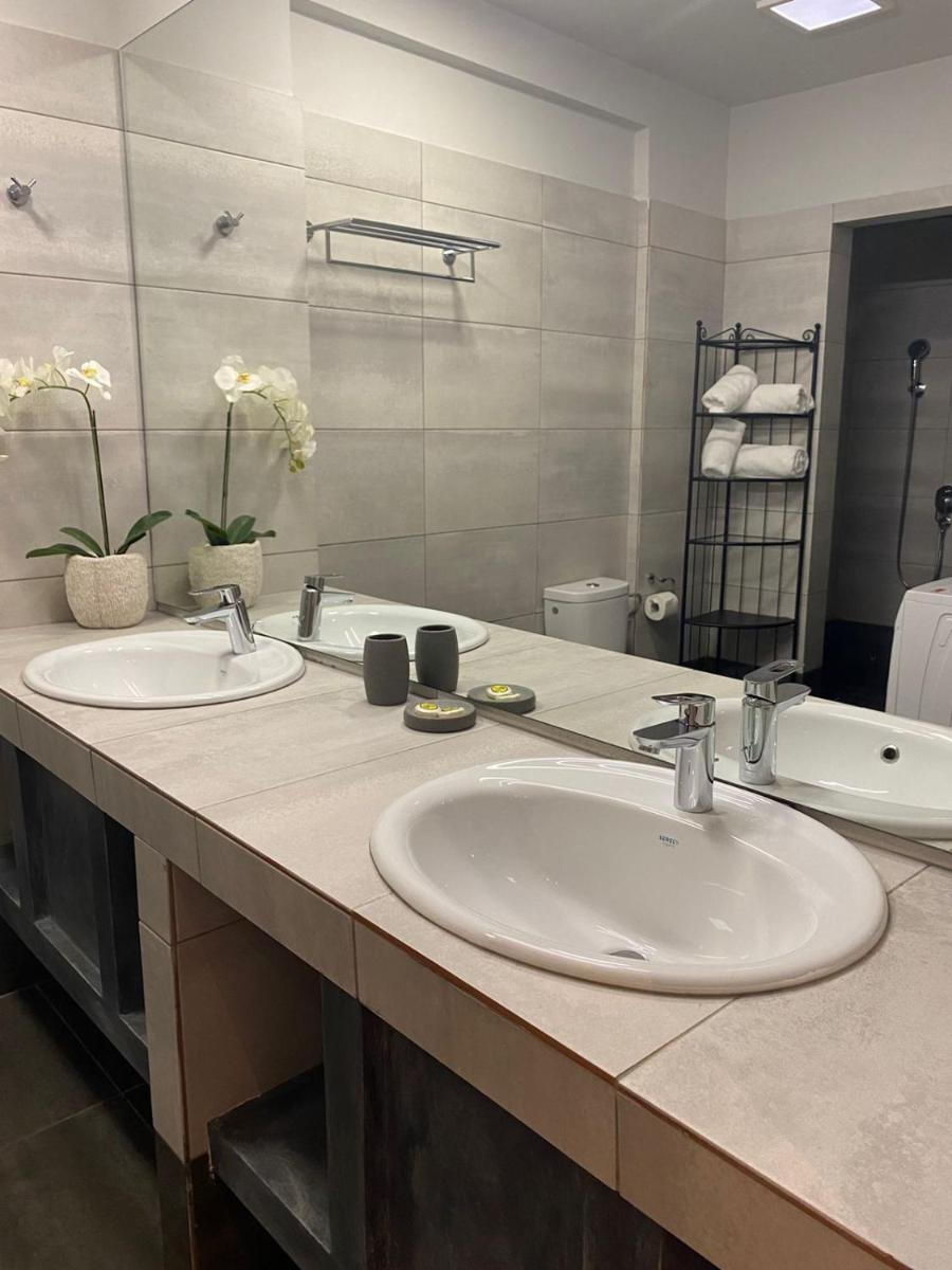 Connect Studios & Apartments - Housity