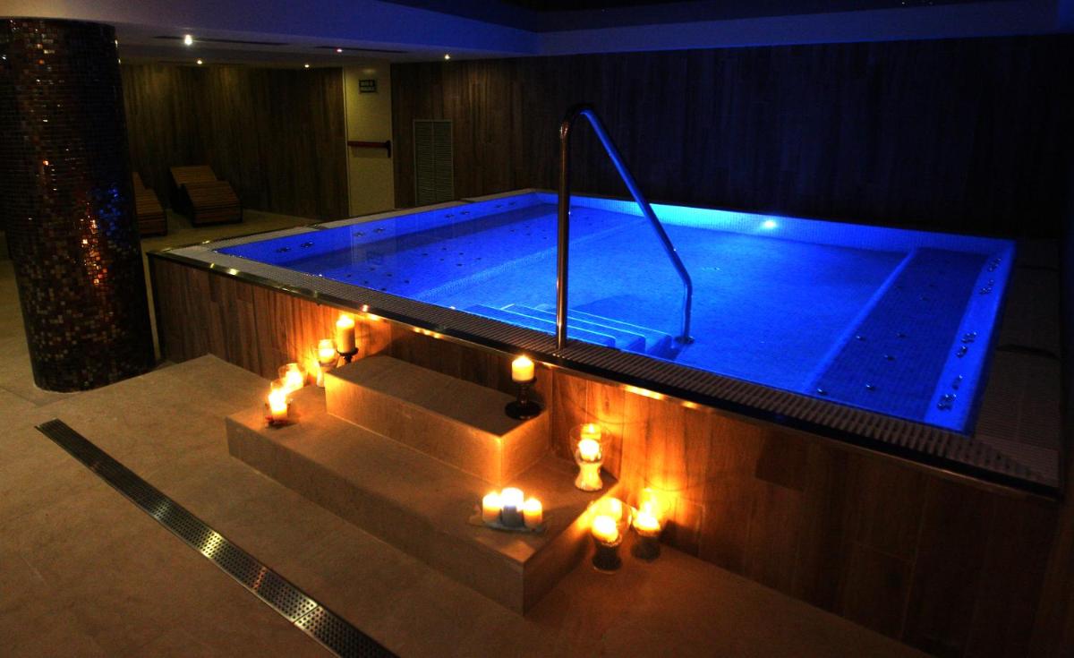 Piscina en o cerca de Hotel & Spa Real Villa Anayet