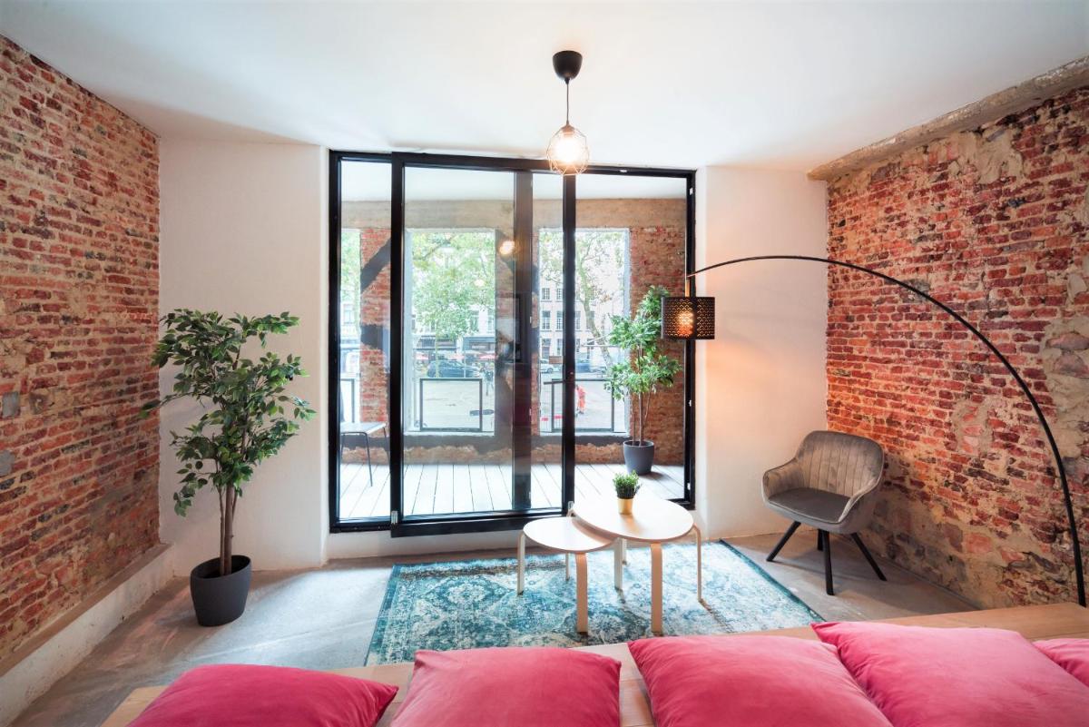 The Industrial Lodge - Housity