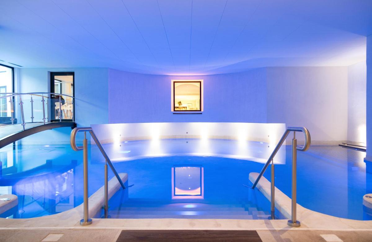 Piscine de l'établissement 6717 Nature Hôtel & Spa Le Clos des Délices ou située à proximité