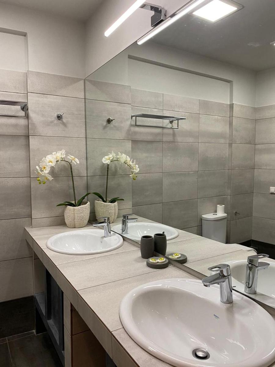 Connect Studios & Apartments - Hizvo