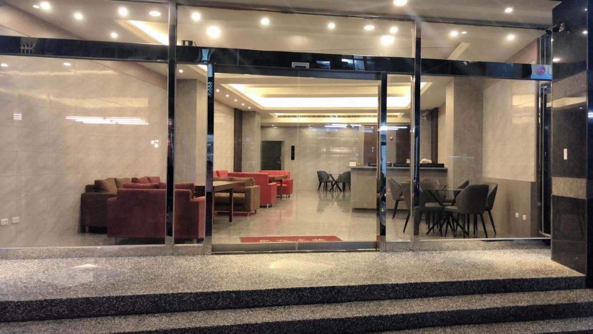 Jin Zhan Hotel - Housity