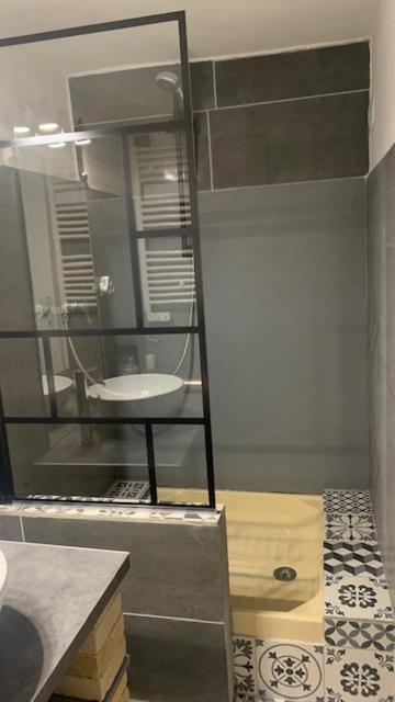 Appartement sur cour, en rez de chaussée, CLIM - Housity