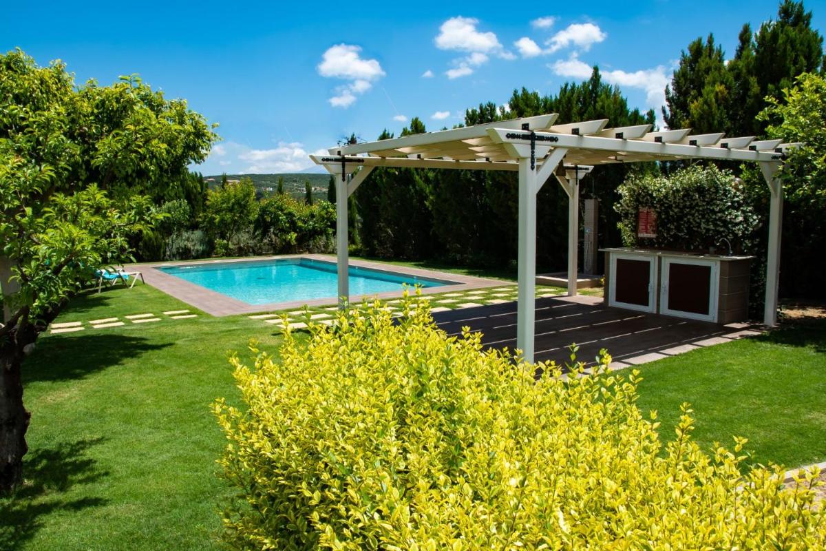 Villa Dimokratia - Housity