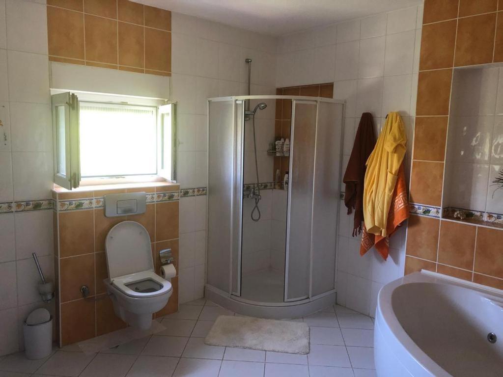 Villa Side - Housity