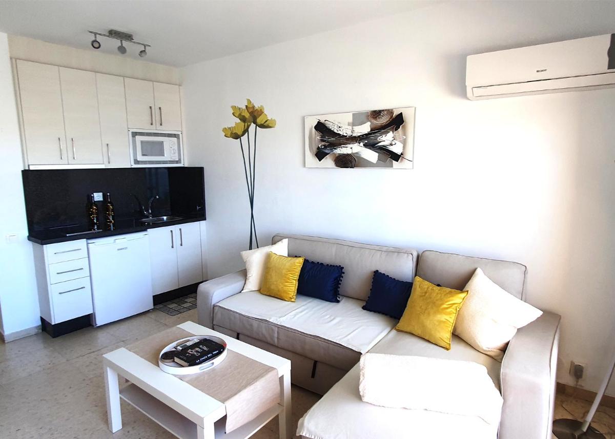 Beachfront Studio Apartment Marbella - Housity