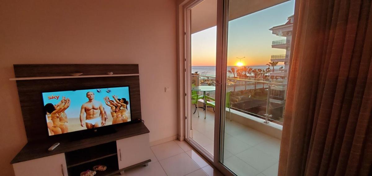 Suitetrails - 14 Beach Front Residence Homes