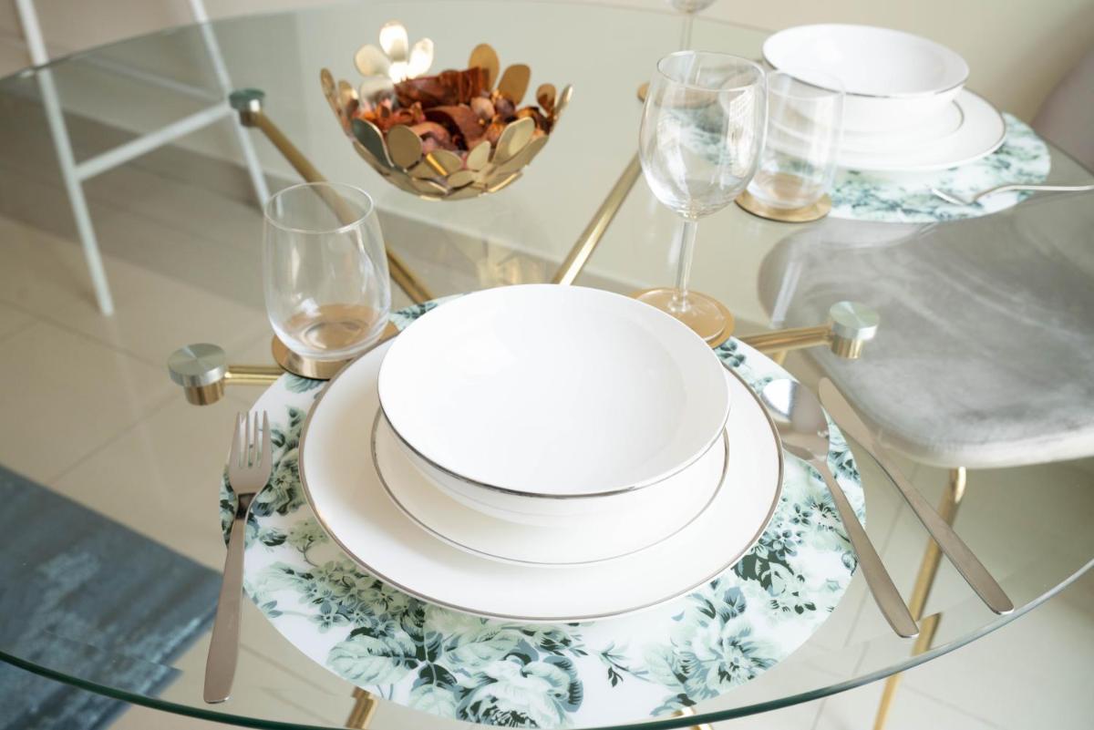 LuxBnB Standpoint Tower BLVD Views - Housity