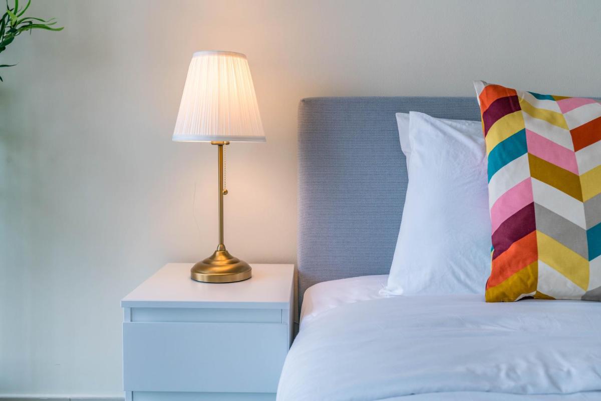 LuxBnB Standpoint Tower BLVD Views - Housity