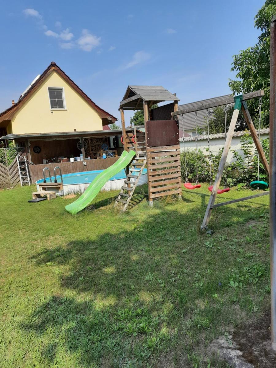 Apartment im OG zwischen See und Wald mit großem Garten - Housity