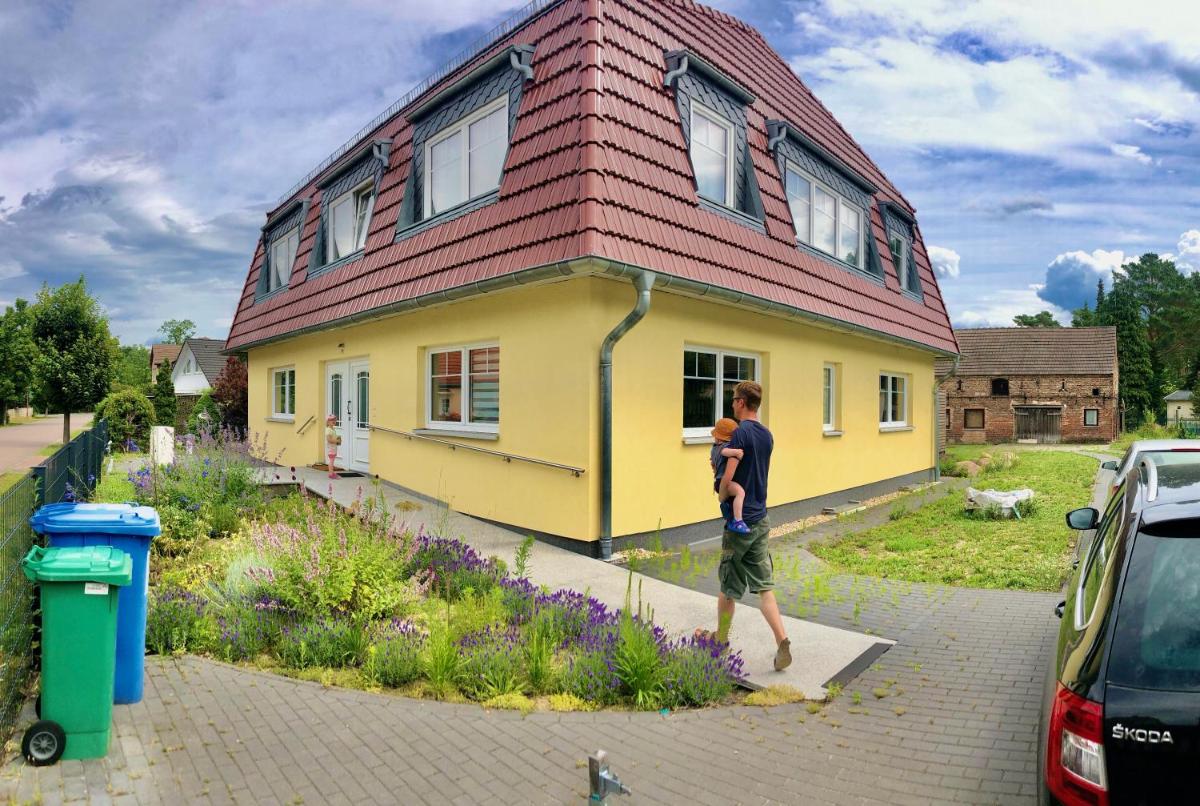 Apartment im OG zwischen See und Wald mit großem Garten - Housity
