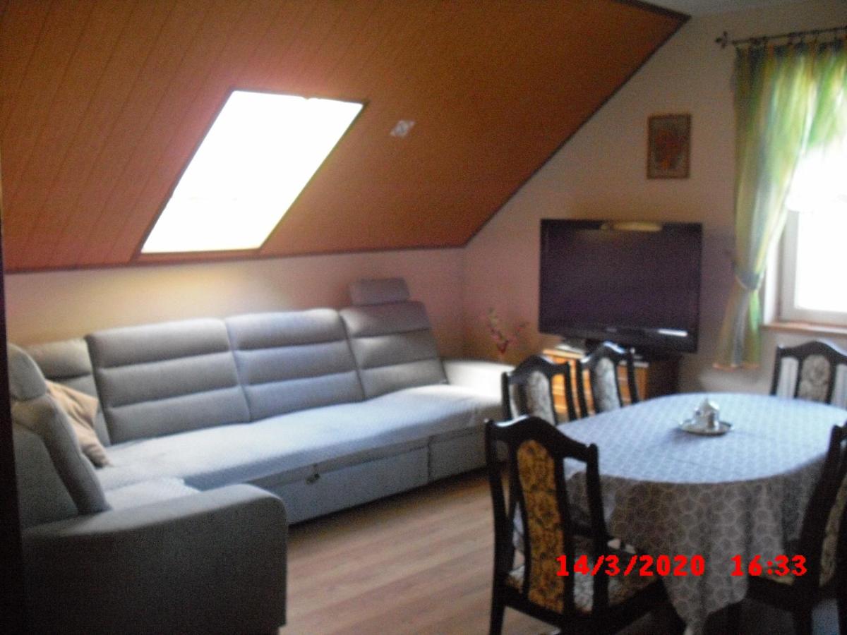 Pokoje Gościnne HANA - Housity