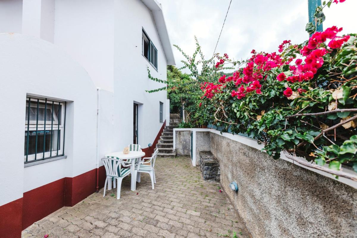 One bedroom house with enclosed garden and wifi at Porto da Cruz - Housity