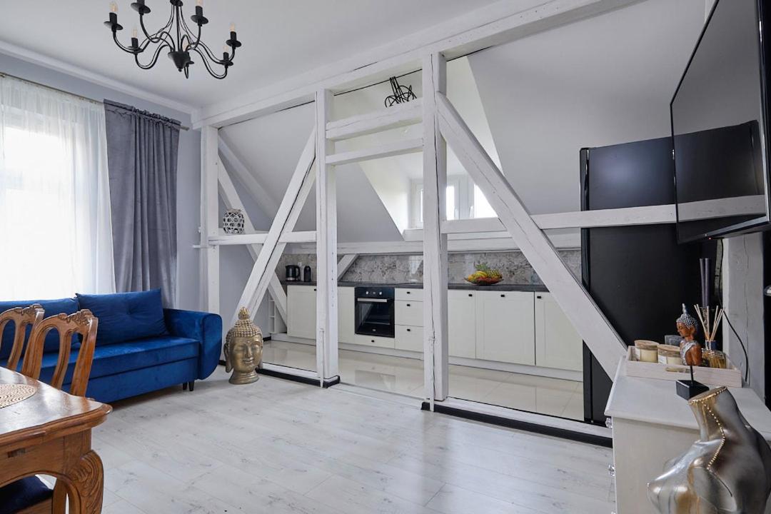 Art Apartment Szczawno Zdrój - Housity