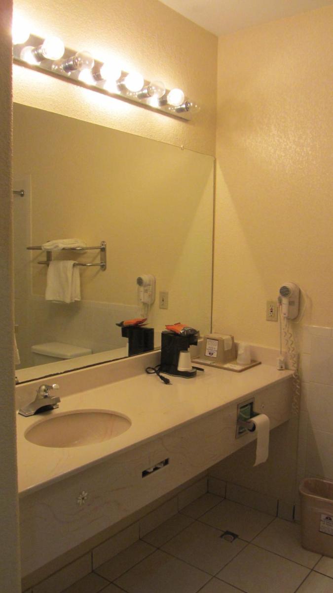 Americas Best Value Inn and Suites Houston FM 1960 - Housity
