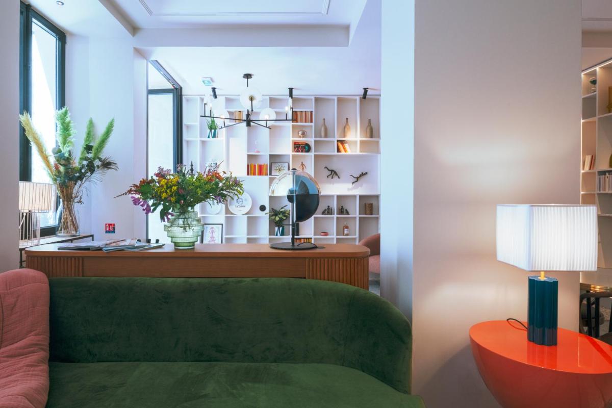 Coin salon dans l'établissement Dadou Paris