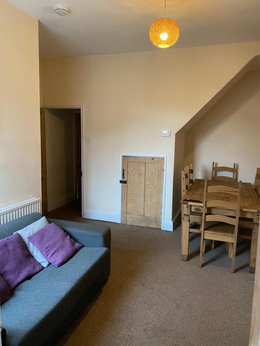 Seventy Seven - Housity