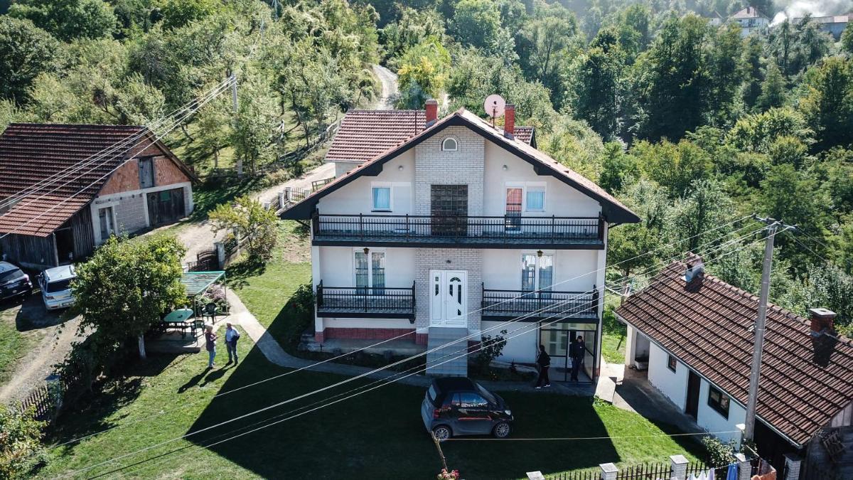 Vila Zora - Housity