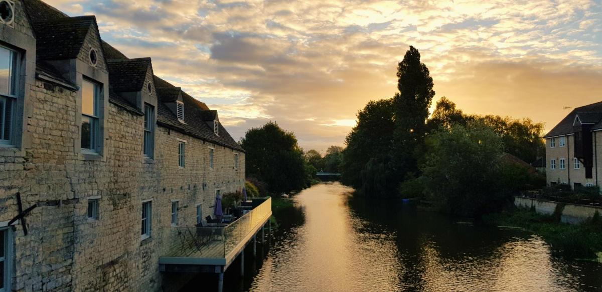 Riverside Apartments of Stamford - Housity