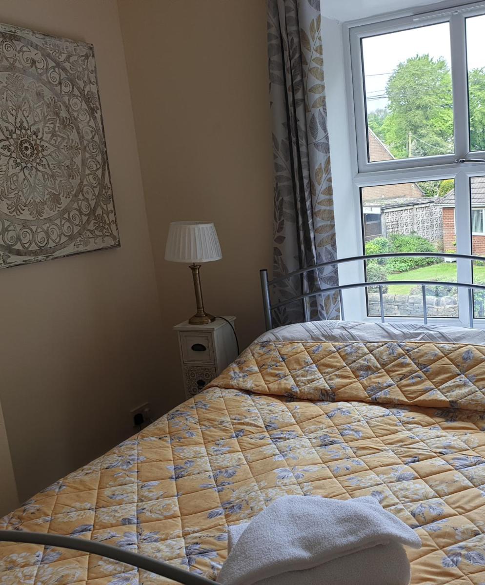 BlueBells at Plover Cottage Lindley - Housity