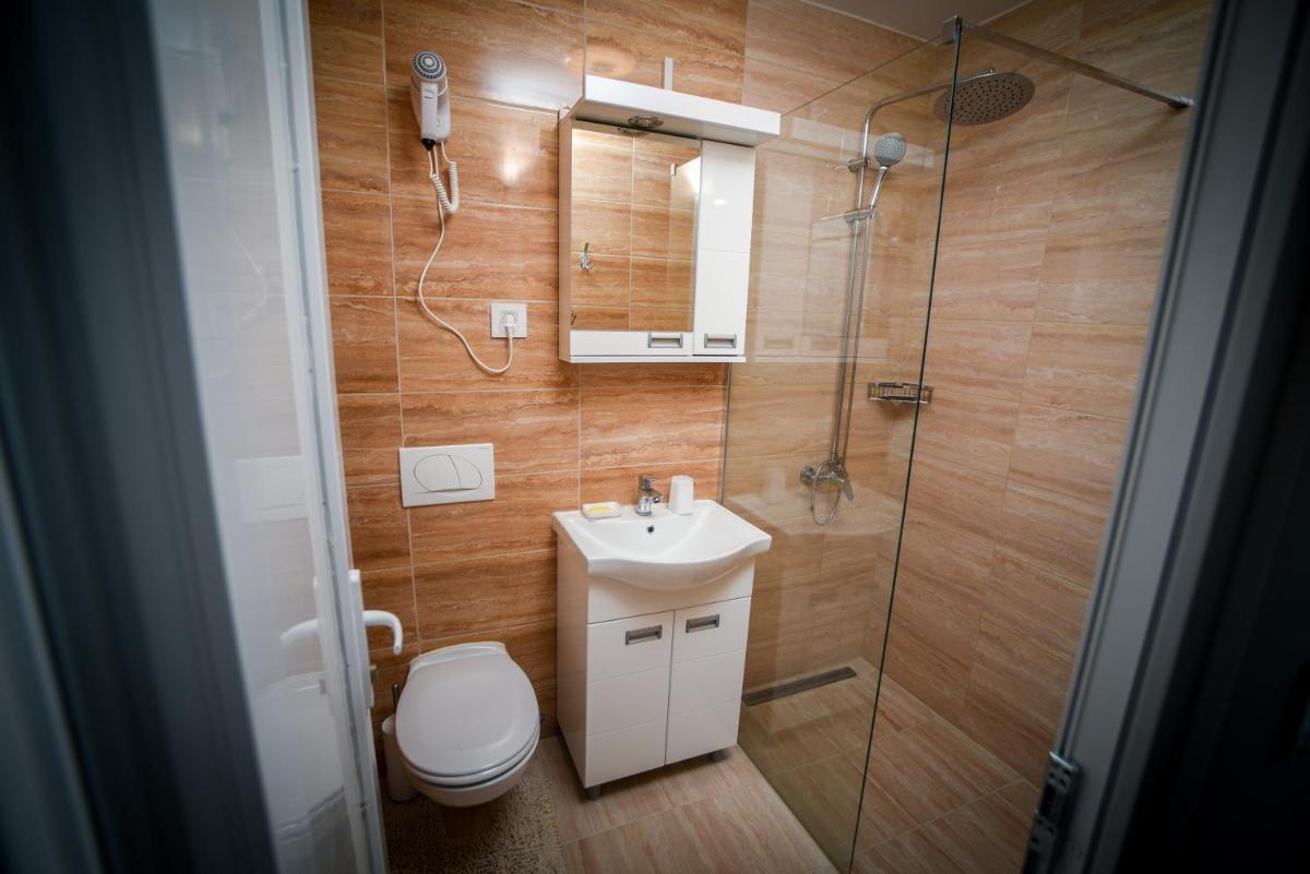 Prenociste ADRIA - Housity