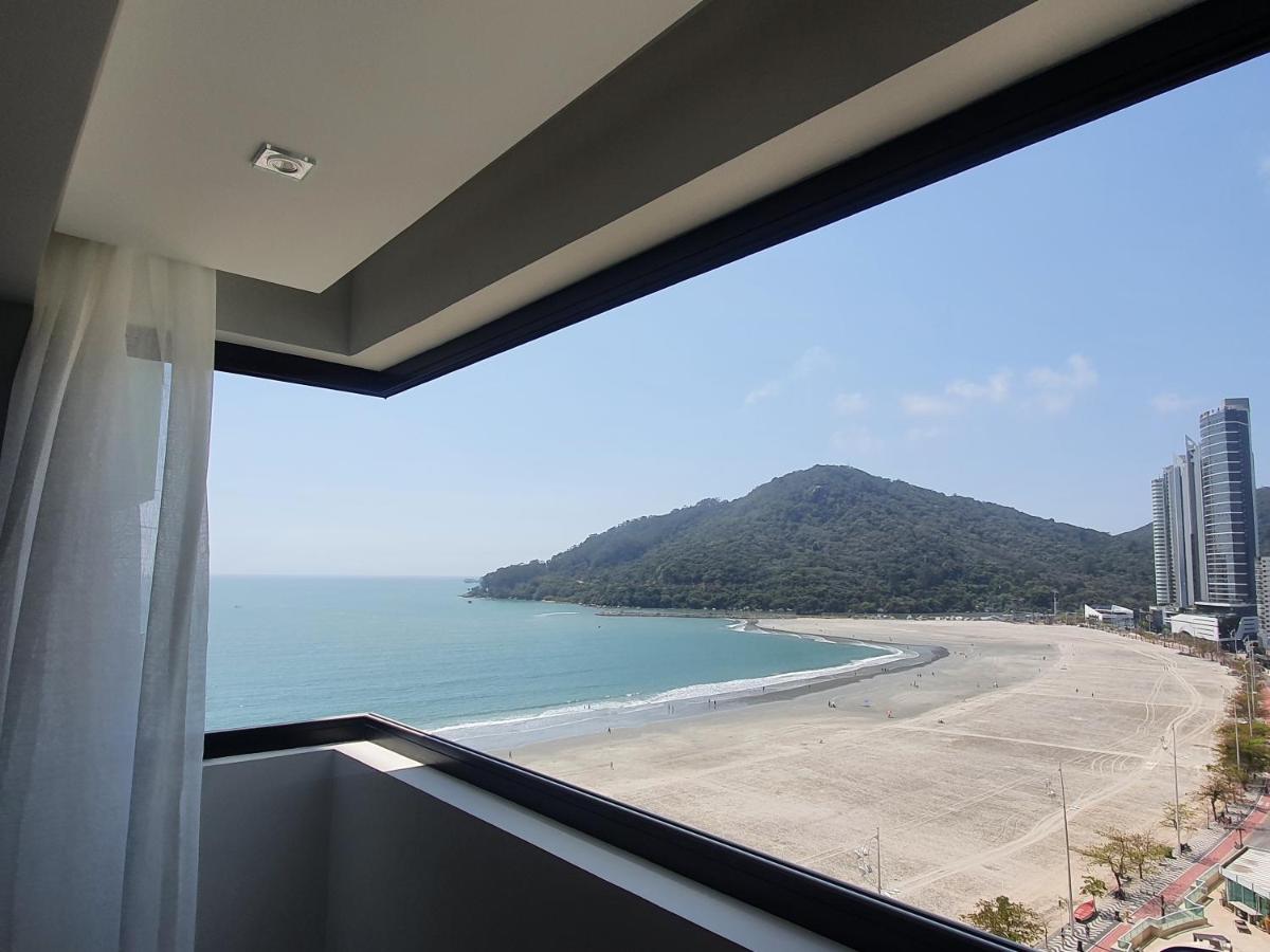 Lindo apto tudo novinho, prédio frente mar - Housity