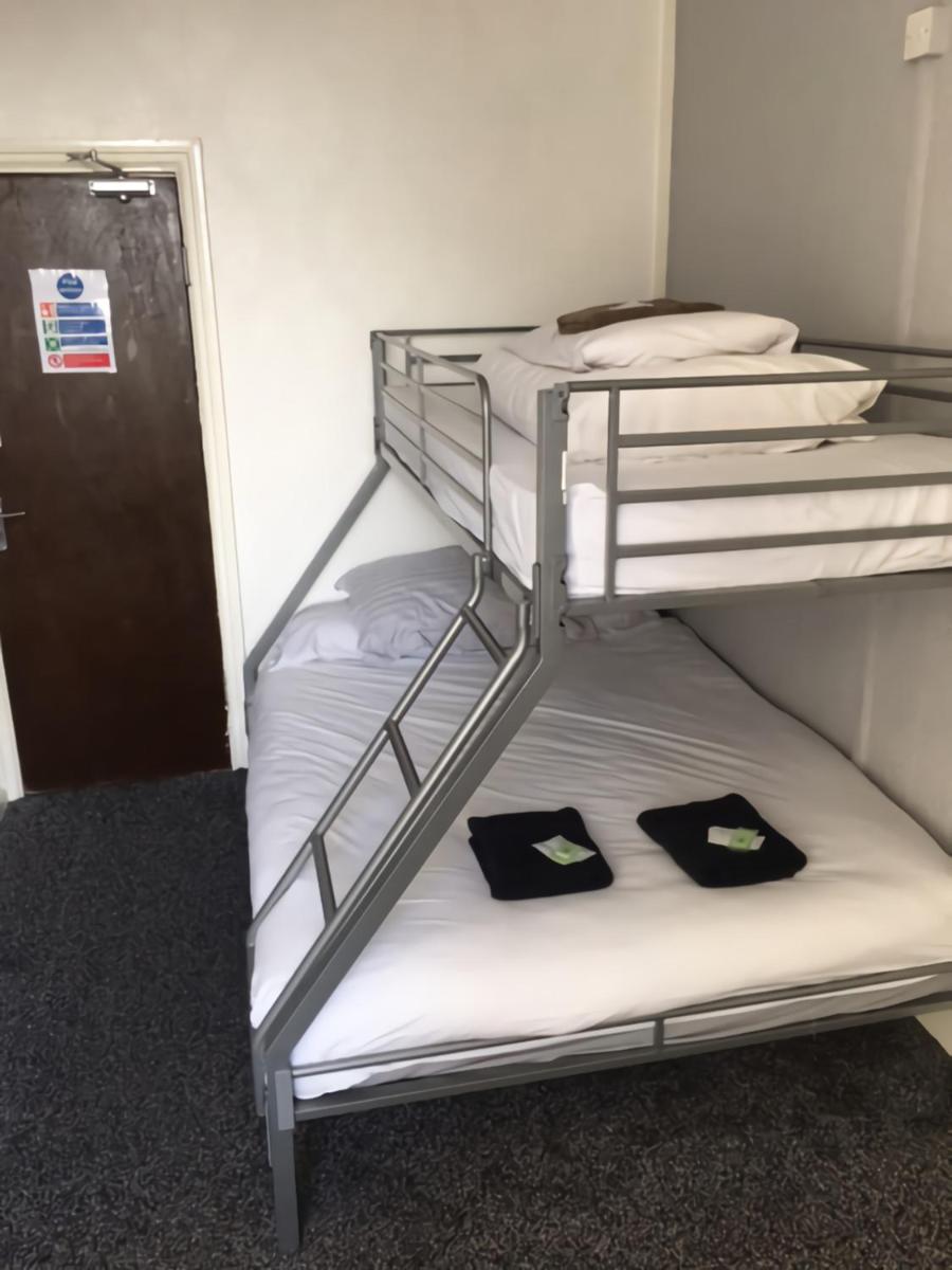 MyRoomz Seaview Hotel - Housity