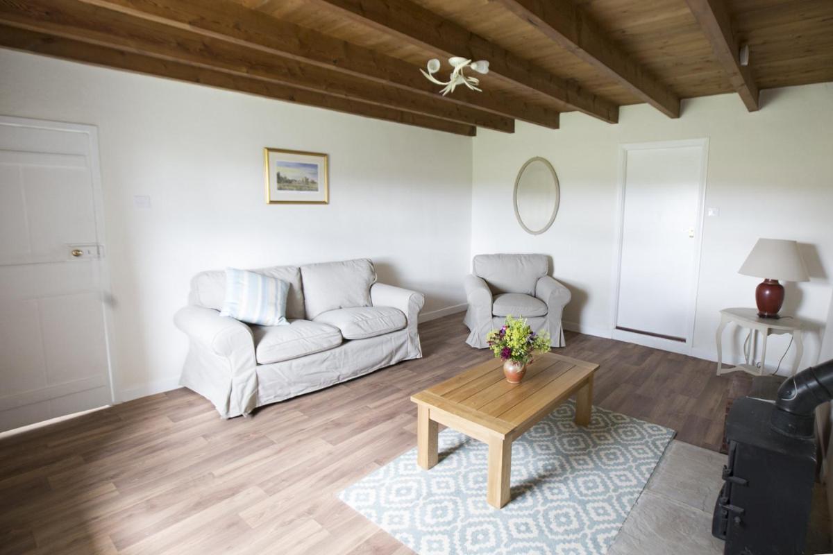 Finest Retreats - Cottage and Barn, Shortflatt Farm - Housity