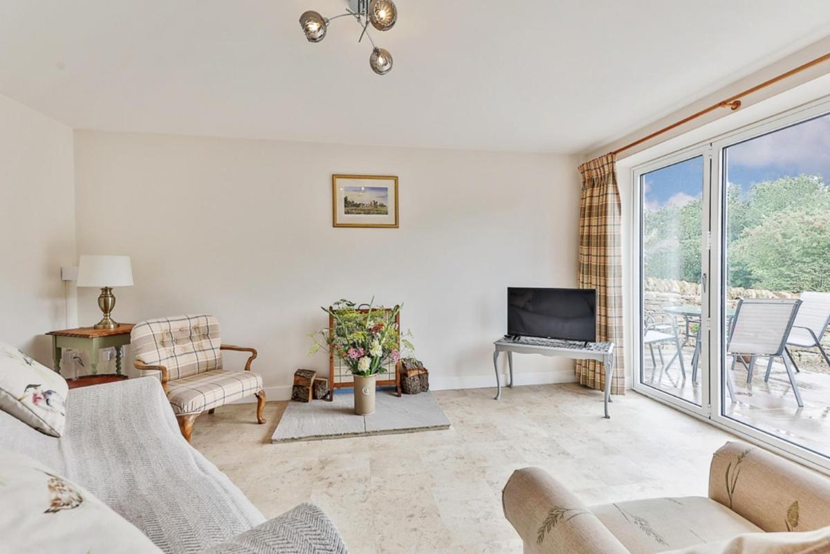 Finest Retreats - Cottage and Barn, Shortflatt Farm - Housity