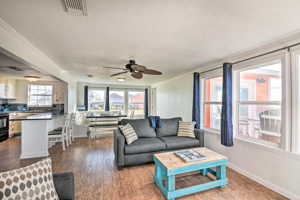 y Escape - Steps to Shore and Restaurant! - Housity