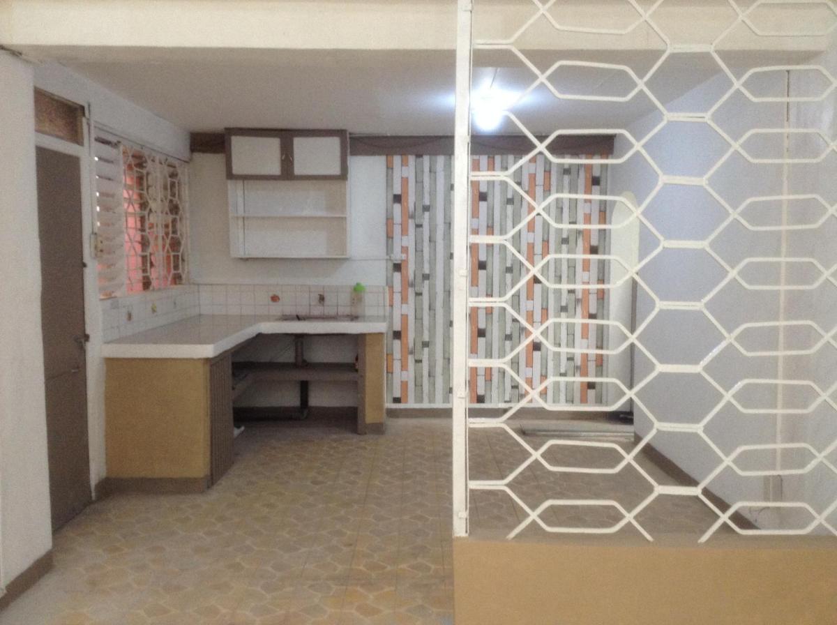 Lavarez Apartment - Housity