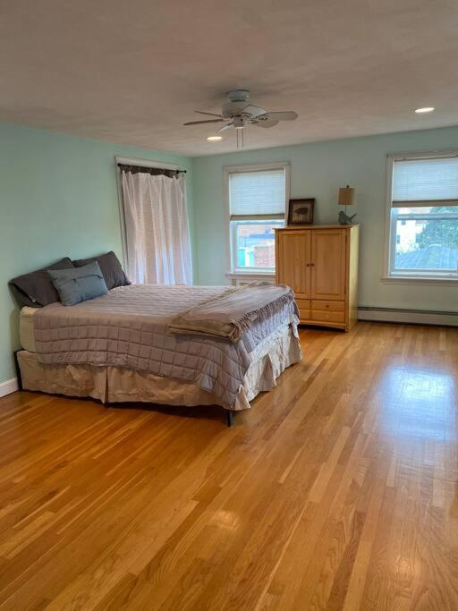 Suitetrails - The Tiki Townhouse of Downtown Salem