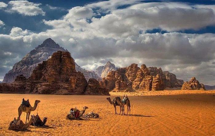 Abdullah desert trips - Housity